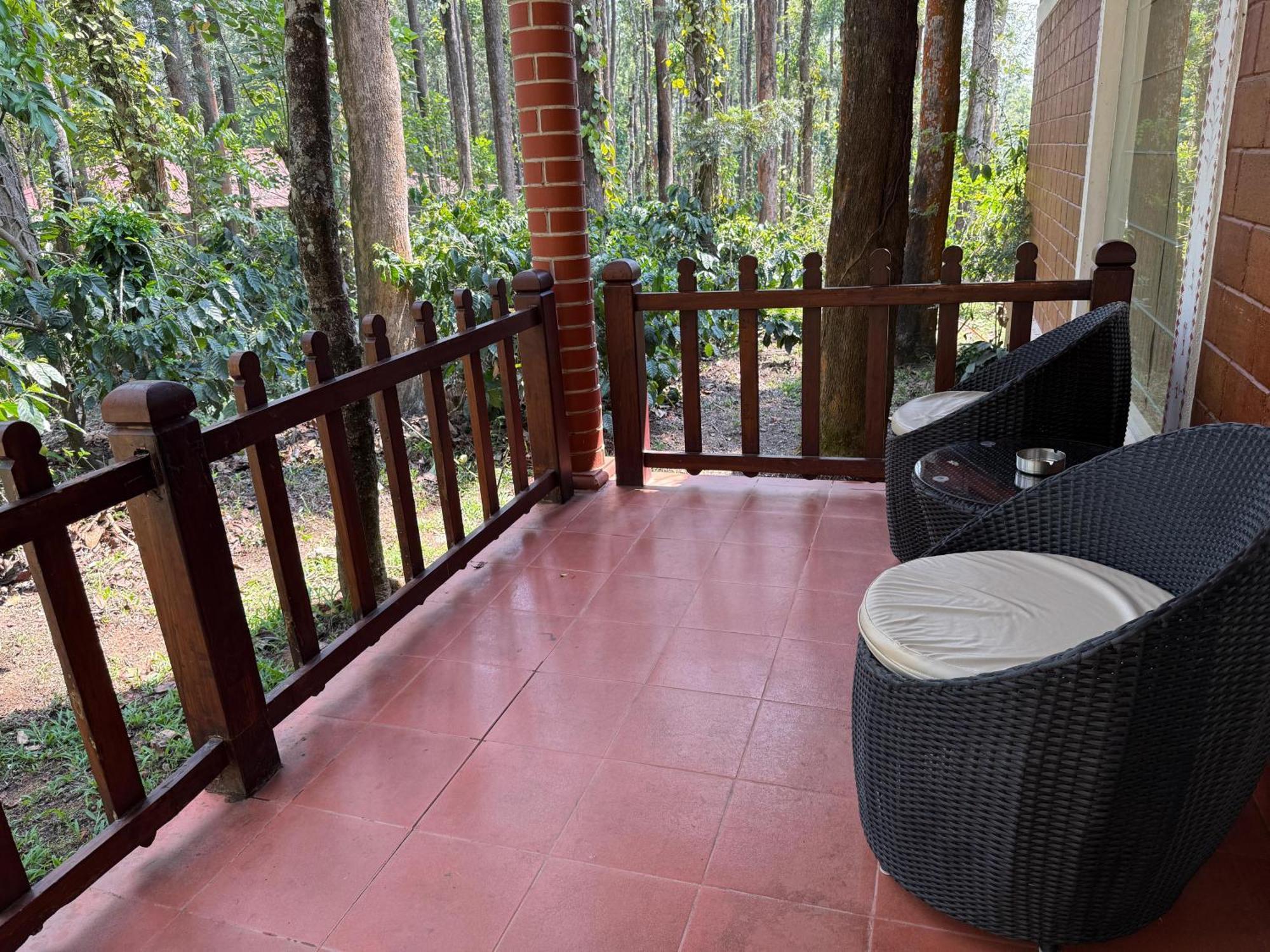 Coffee Grove Resort Чикмагалур Экстерьер фото